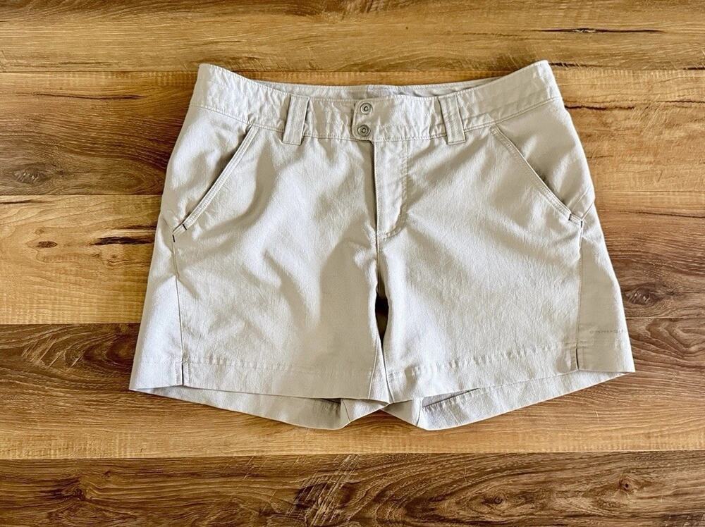 Columbia Titanium Women's Size 10 Khaki Hiking Trail Outdoor Shorts, Packable